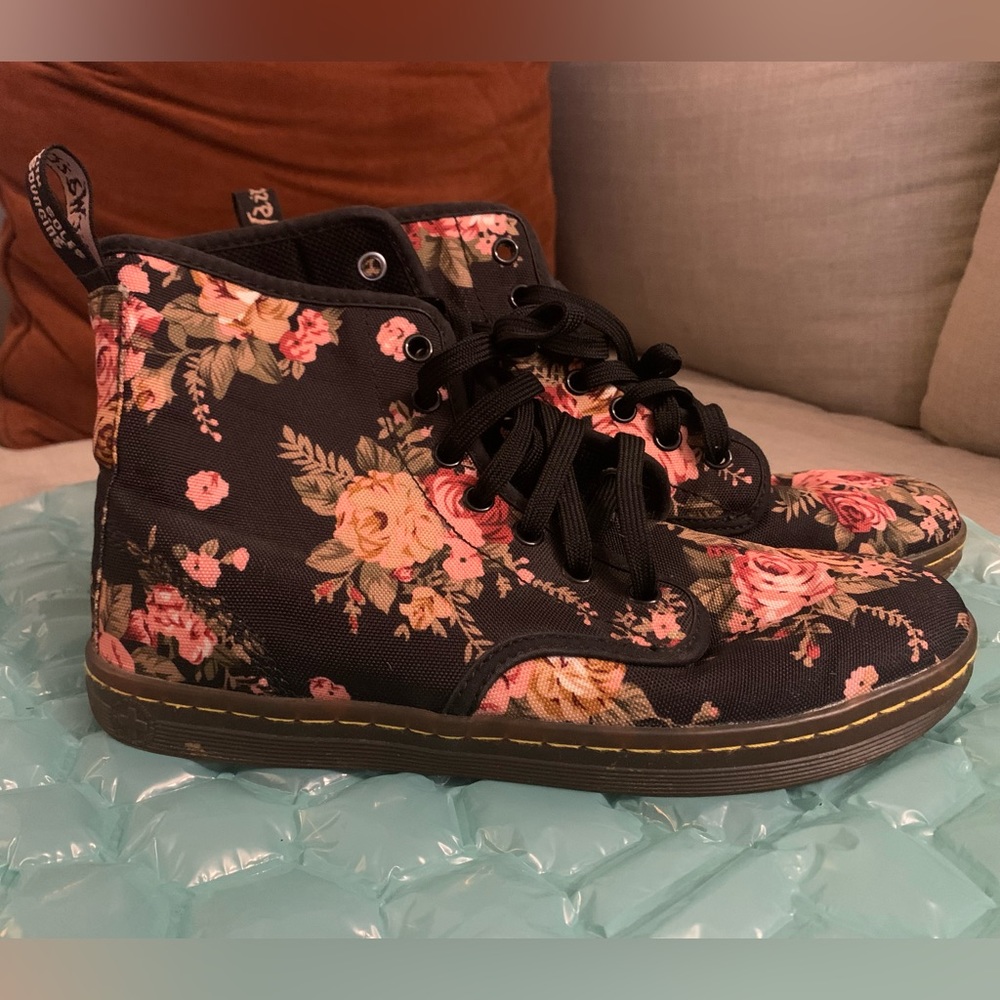 Dr. Martens Shoreditch Canvas Boots